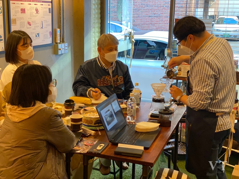 서울시중부기술교육원 창업보육지원센터(COFFEE BARISTA)에서 카페베이커리과 재학생들에게 카페 창업교육을 진행하고 있다
