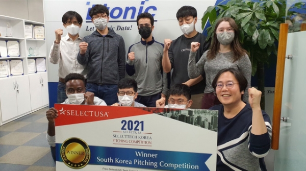 주한미국대사관이 마련한 ‘SelectUSA Tech’ 한국 지역 온라인 피칭 대회에서 우승을 차지한 디토닉 팀원들 (제공: 본투글로벌센터)